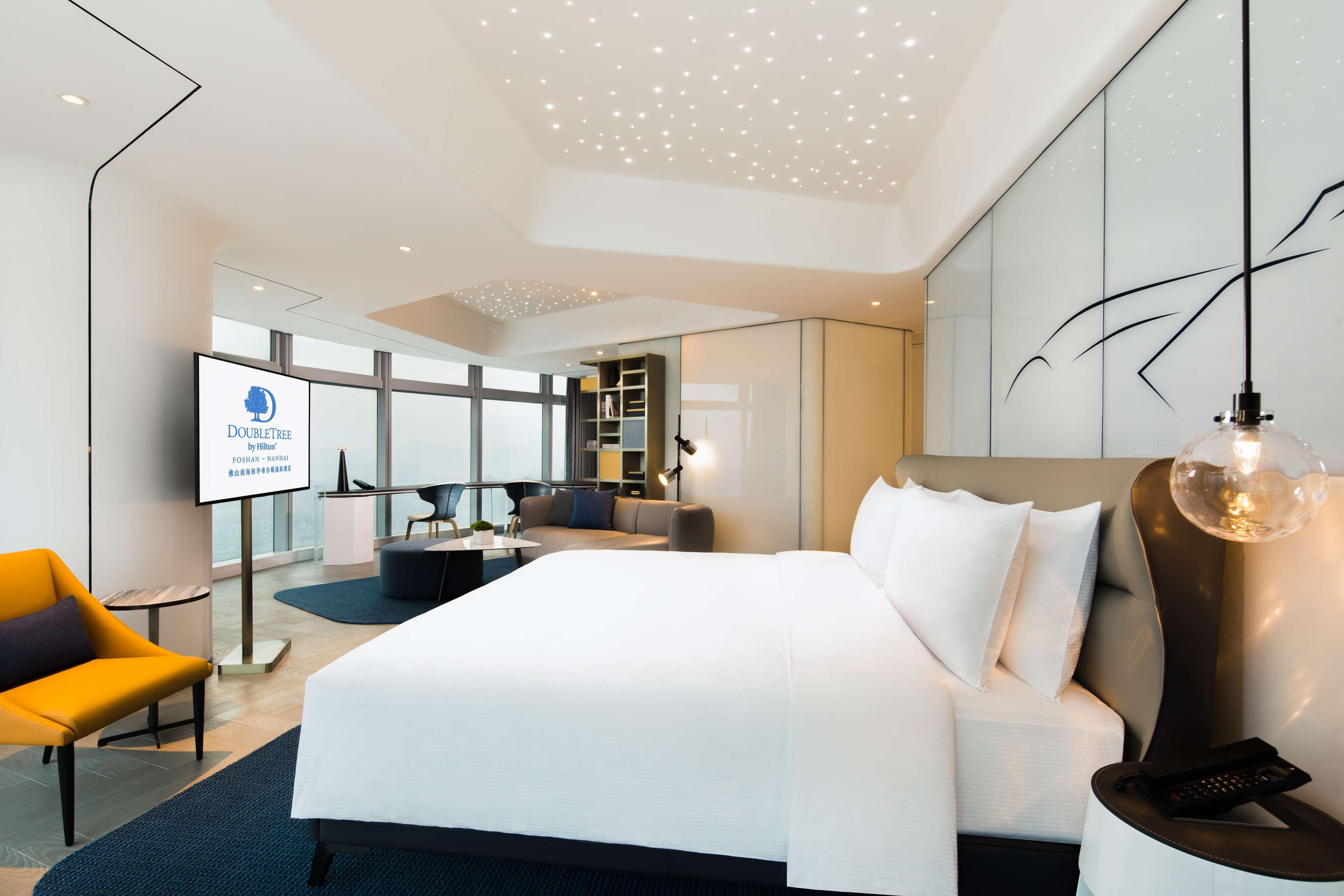 Doubletree By Hilton Foshan Nanhai-Free Canton Fair Shuttle Bus Exterior photo