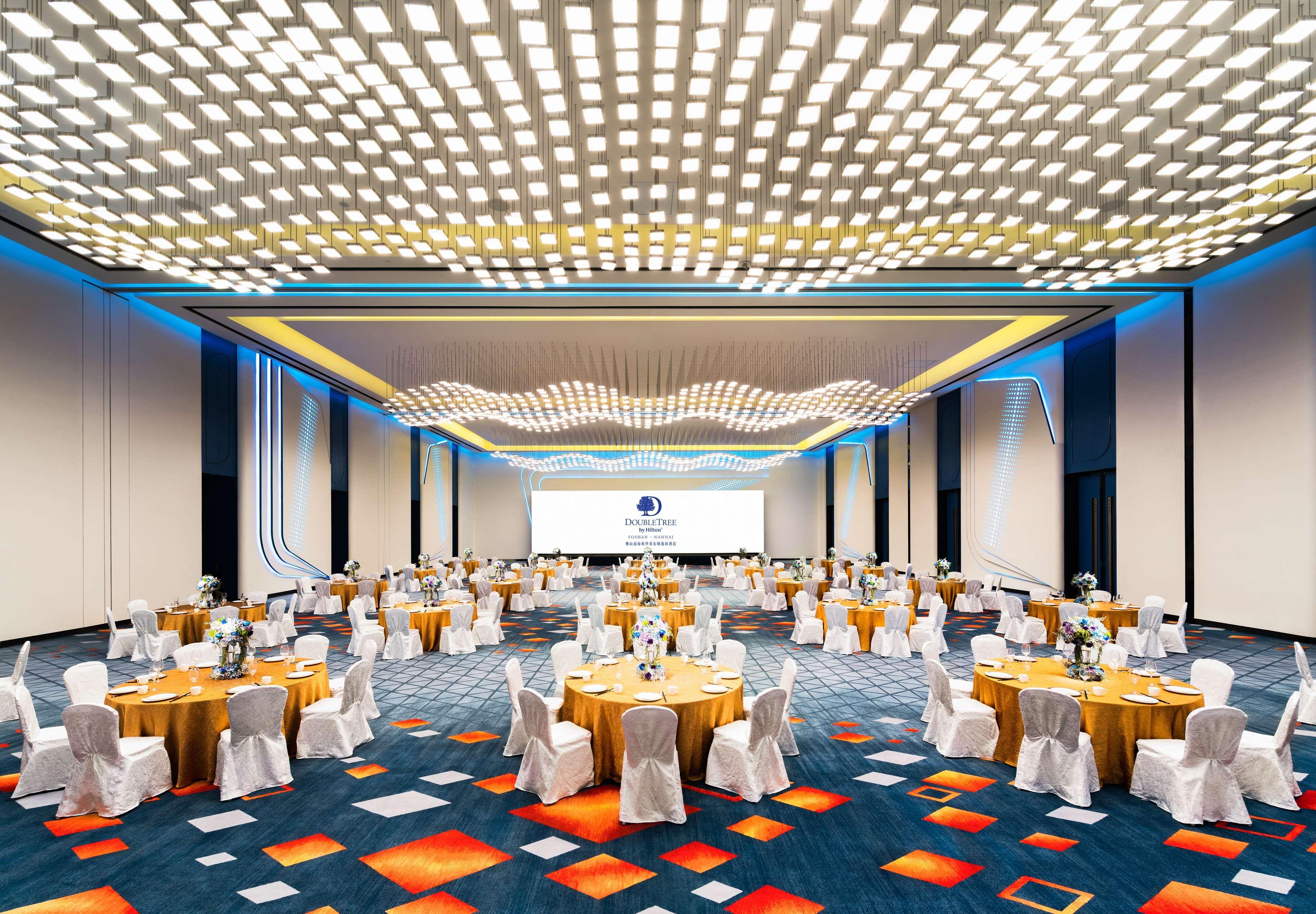 Doubletree By Hilton Foshan Nanhai-Free Canton Fair Shuttle Bus Exterior photo